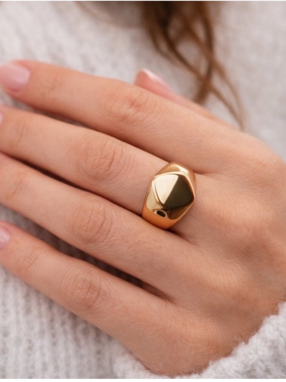 Plunder Design Gold-tone Geometric
Ring. Bold wide setting. Size 10. NEW